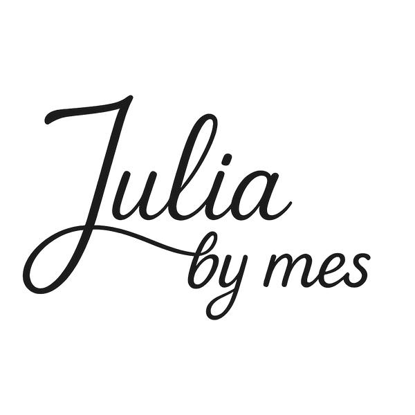 Julia by mes